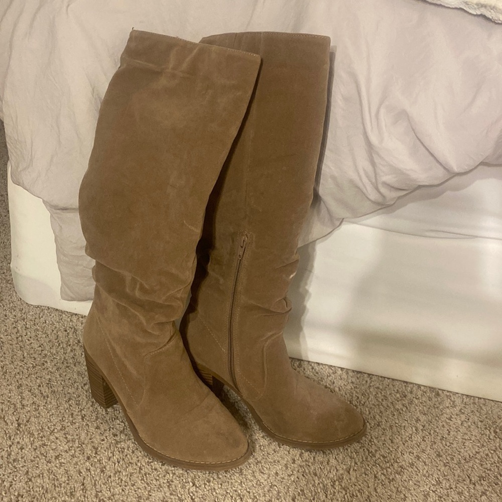 Universal Thread Size 8 Knee high boots